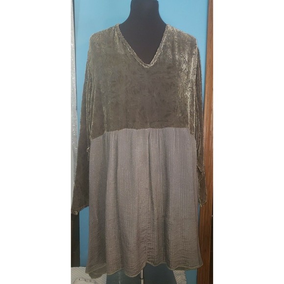 URU Kristine St. Rrik Womens Silk Blend Baby Doll Blouse Sz 1X OS Green Gray NWT - Picture 1 of 12